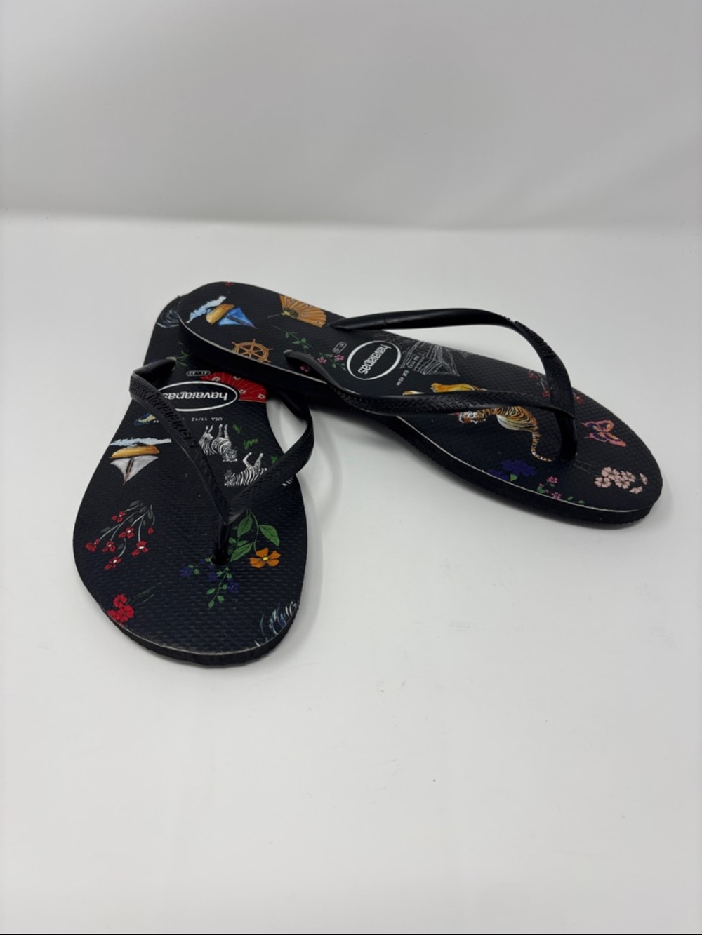 Havaianas | Black Tropical Motif Flip Flops 11/12‎ 43/44